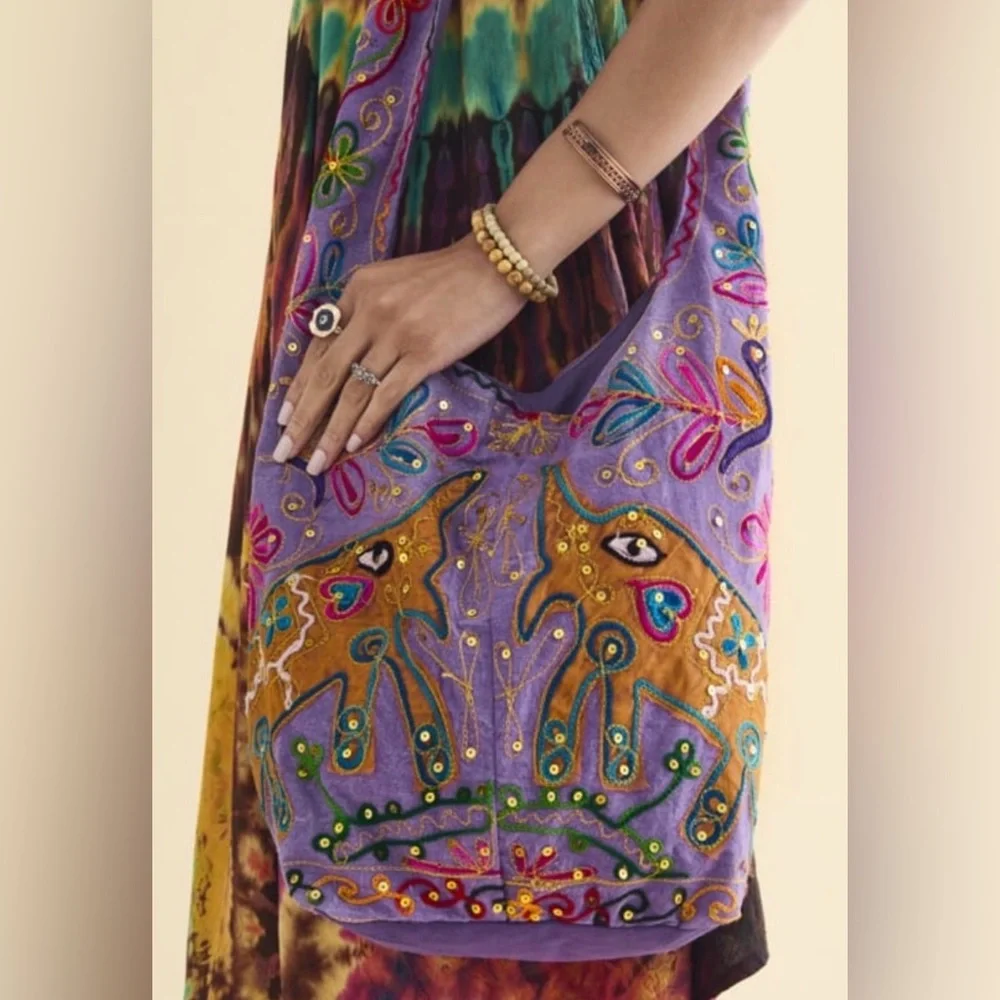 ✨ Earthbound Trading Company Embroidered Hobo Shoulder Bag ✨ - Picture 12 of 13